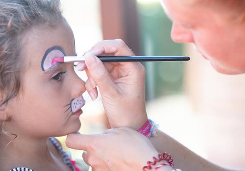 Maquillage au Club Enfants